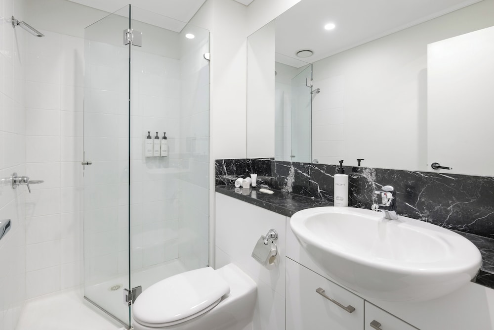 3 Bedrooms, Deluxe, Apartment, King and Twin Beds, Queen Bed, 2 Bathrooms، Quest Southbank 7/10