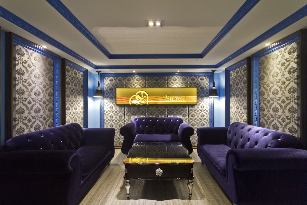 Surreal Motel- Xinjhung Branch 30/46