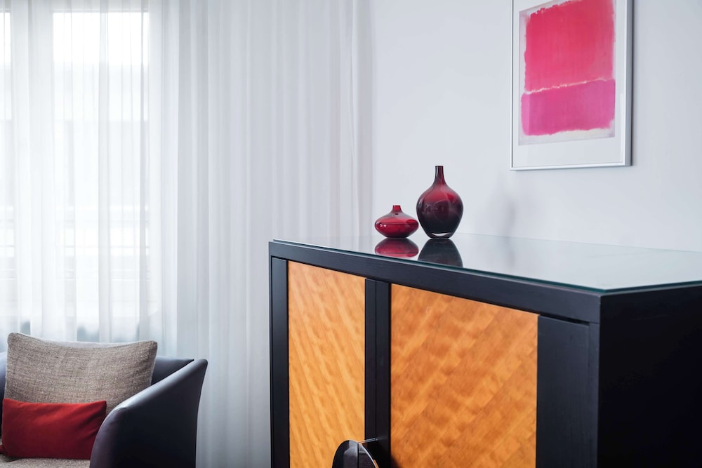 Lindner Hotel Frankfurt Main Plaza, Part of Jdv by Hyatt 6/67