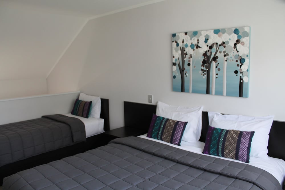 Aquarius Motor Inn 20/64