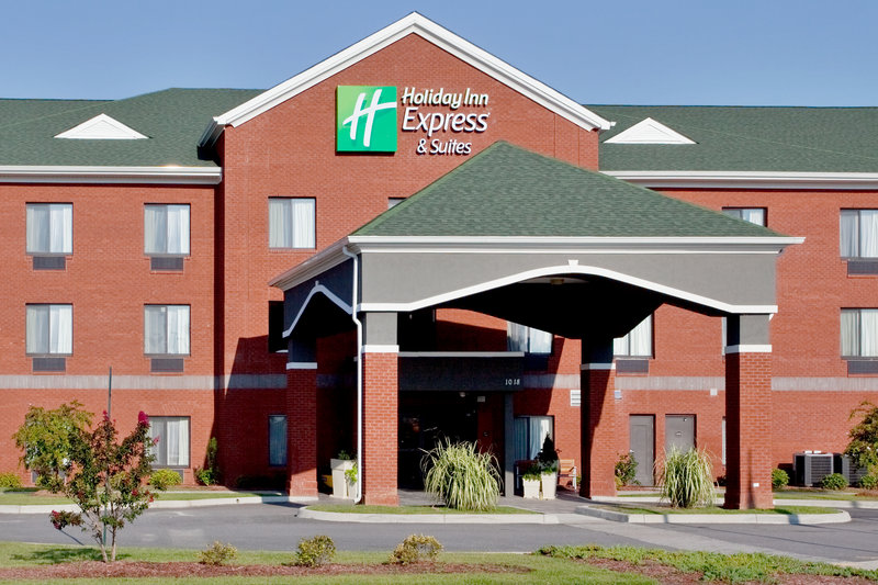 Holiday Inn Express Hotel & Suites Suffolk 2/41