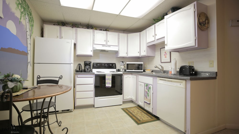 Jewel Lake Bed Breakfast 9/50