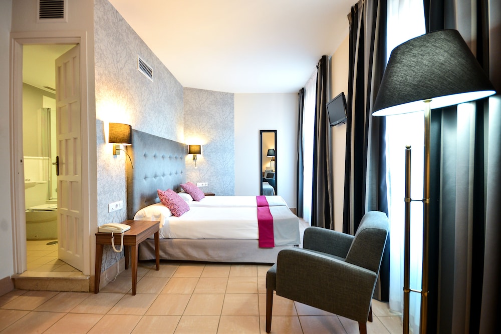 Hotel Oromana 32/75
