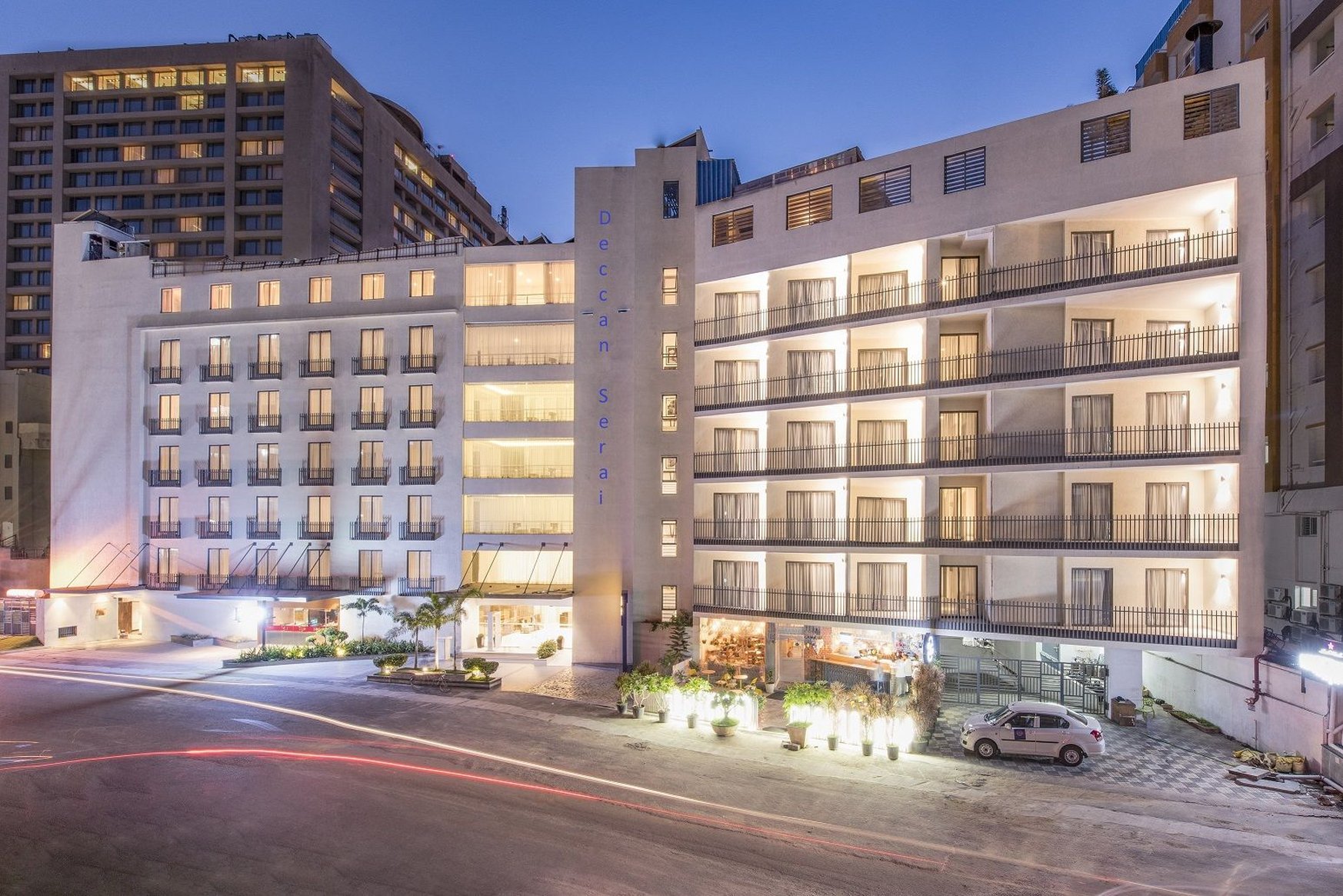 Hotel Deccan Serai 33/34