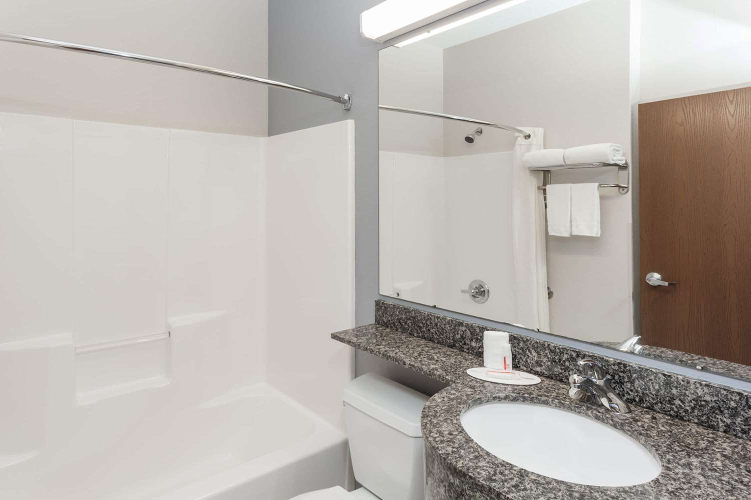 Microtel Inn And Suites Elkhart 26/28