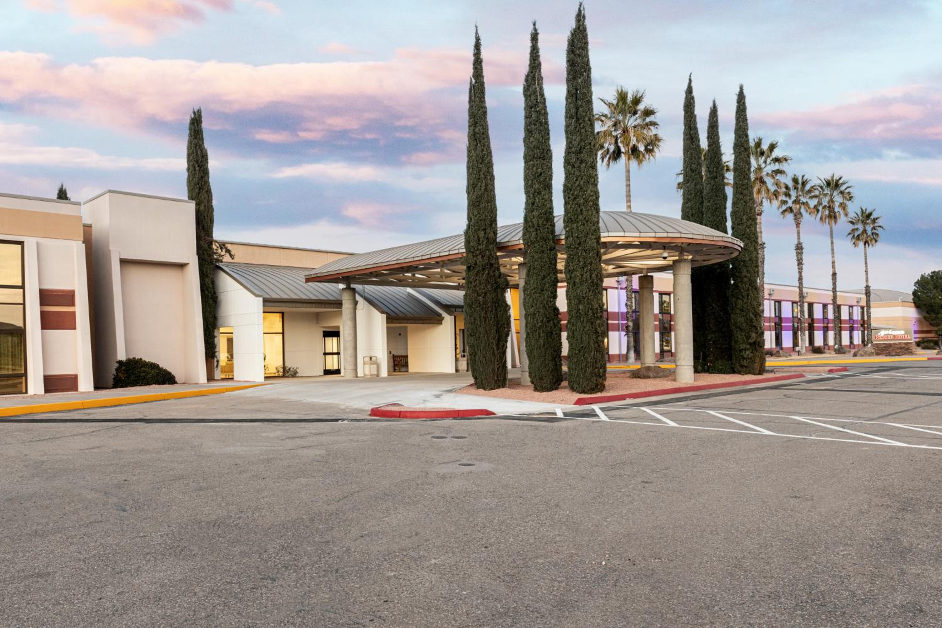 Apache Gold Resort Hotel & Casino 35/50