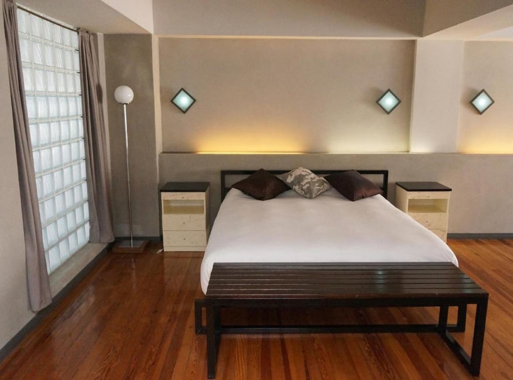 Prodeo Hotel Lounge 18/70