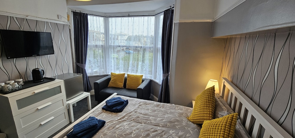 Roslyn Guest House 30/50