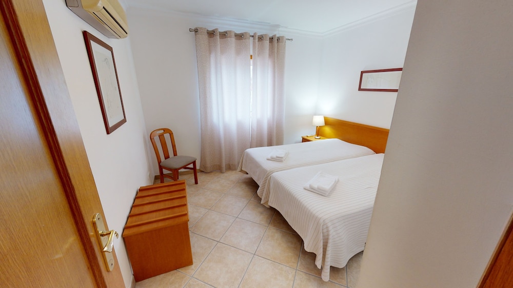 Praia Da Lota Resort Apartments 39/85