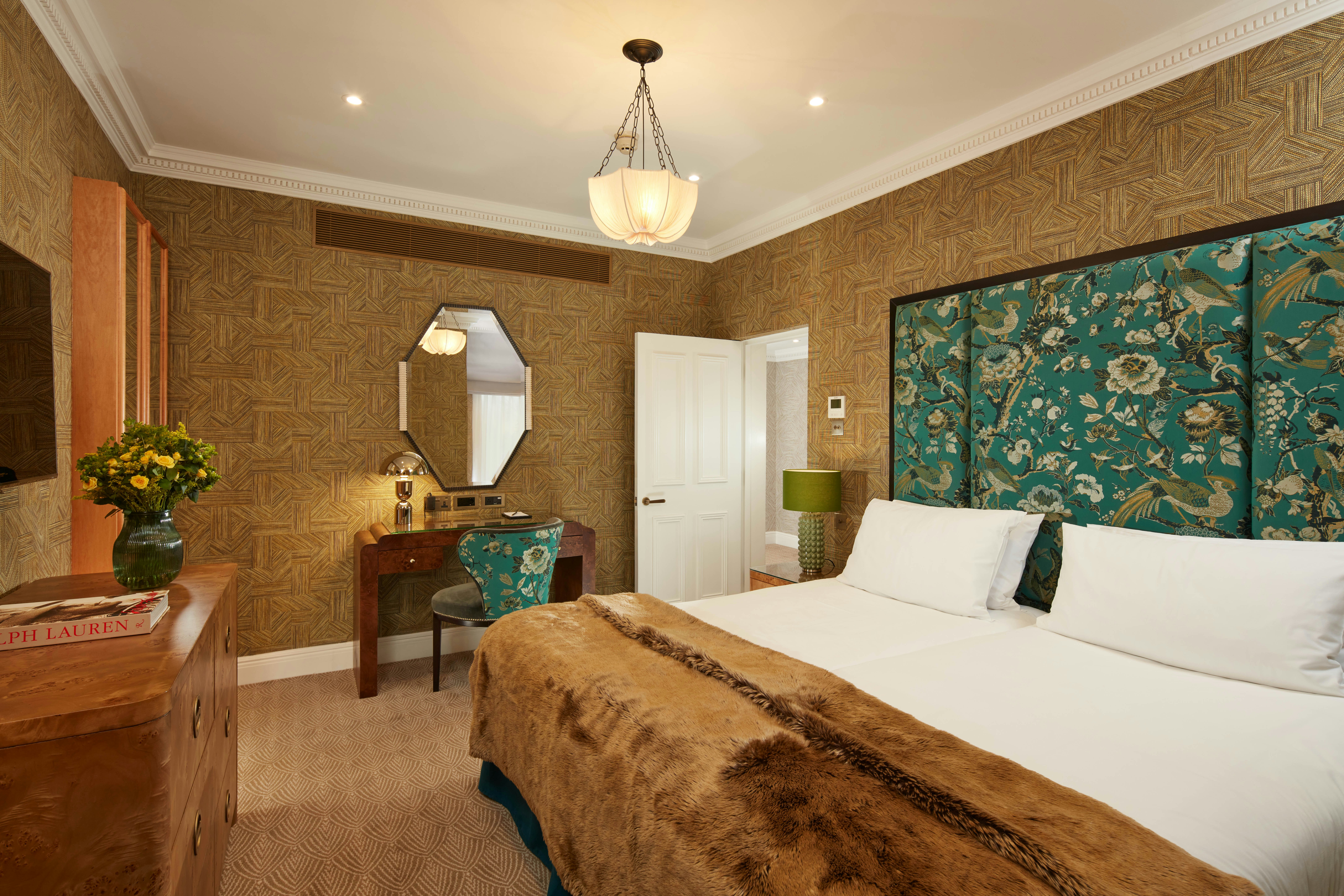 2 BEDROOMS, GARDEN, APARTMENT