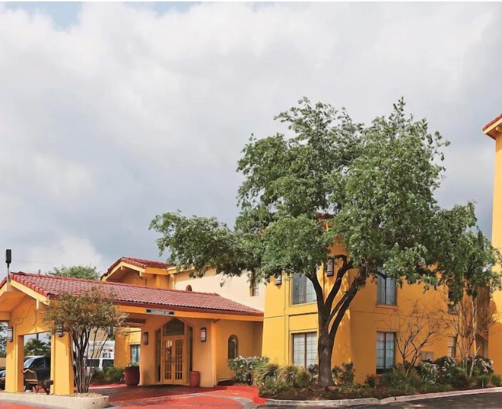 Rodeway Inn College Station, TX 2/37