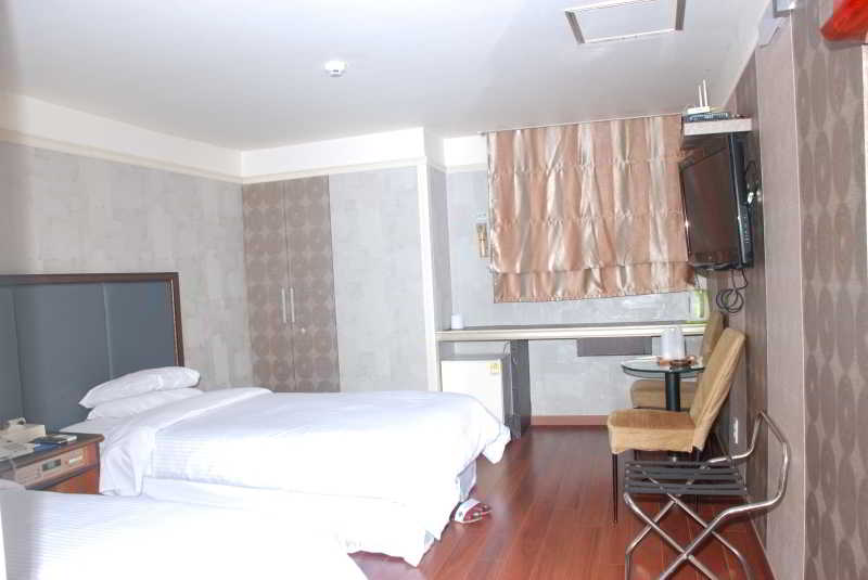 Standard, Twin Beds