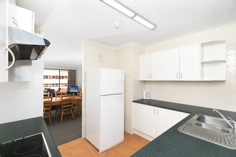 Astor Apartments 30/50