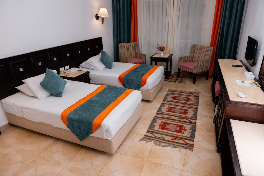 STANDARD, TWIN BEDS, GARDEN VIEW