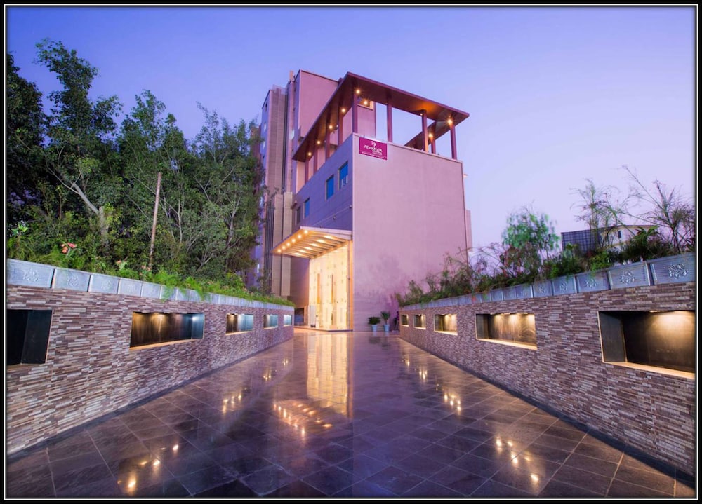 swimming pool spa