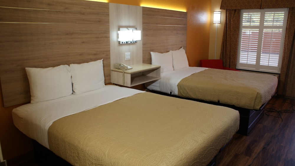 Home Town Inn And Suites 15/47