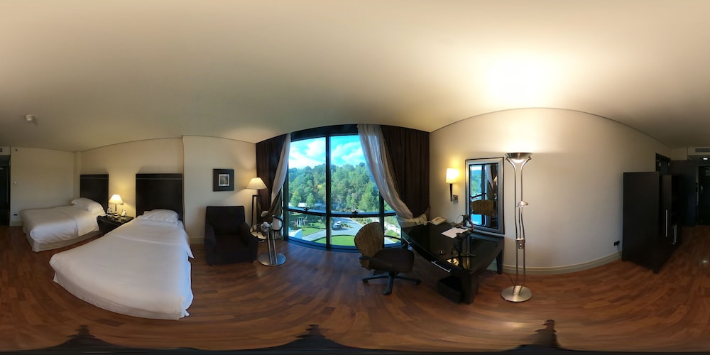 Mak Albania Hotel 24/64