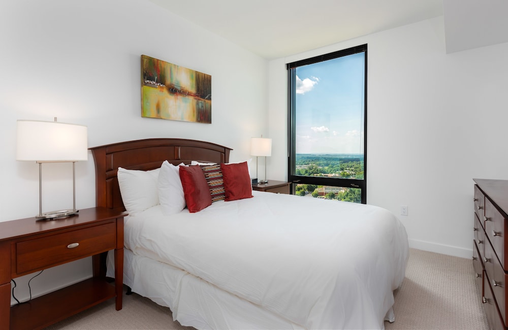 Global Luxury Suites at Reston Town Center 17/75
