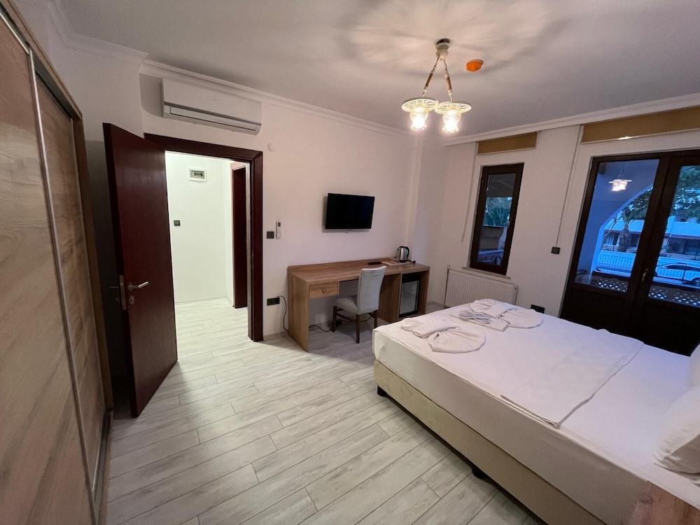Gunay Hotel 16/45