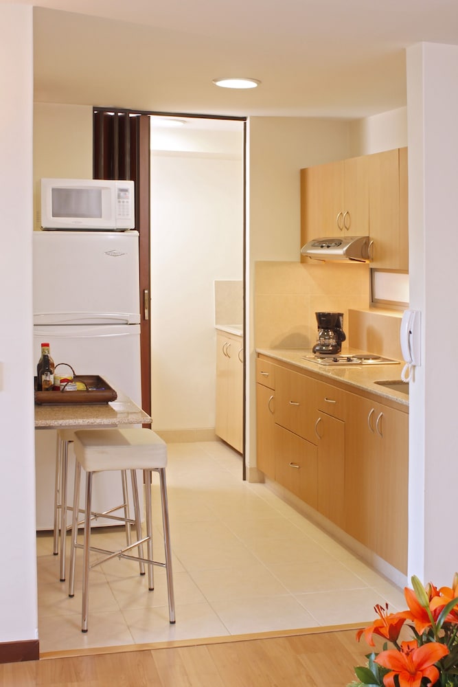 Estelar Medellin Apartaments 7/49