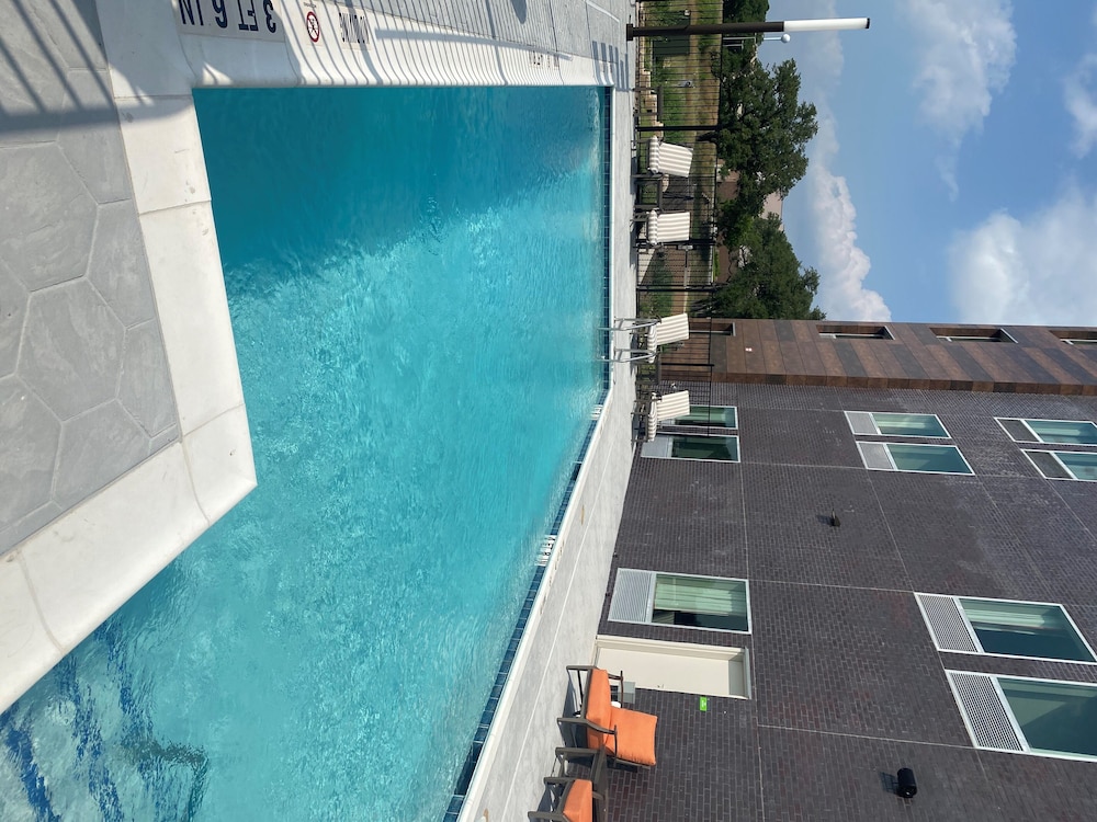 La Quinta Inn & Suites By Wyndham Lakeway 28/44