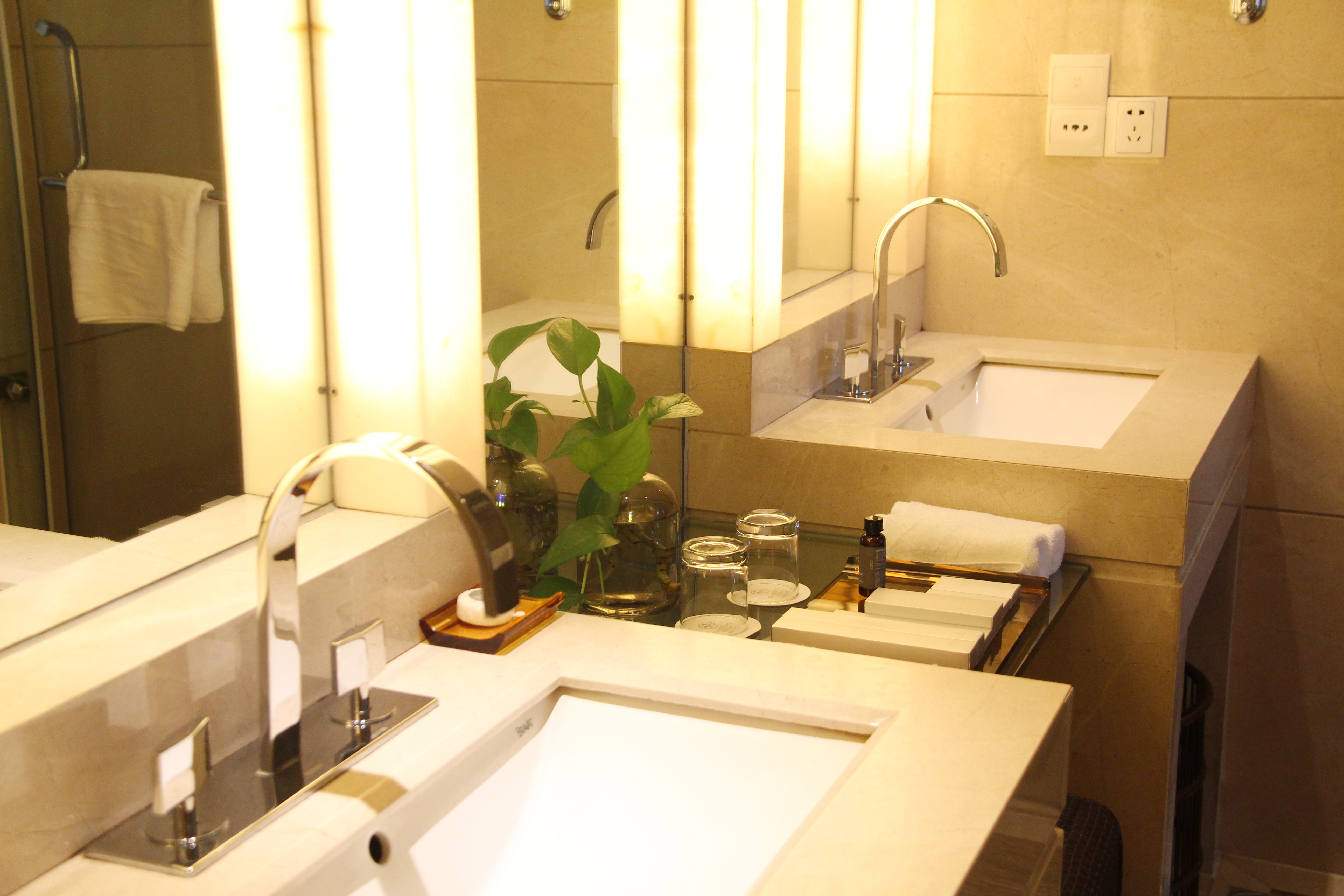Kingdom Hotel Yiwu 55/55