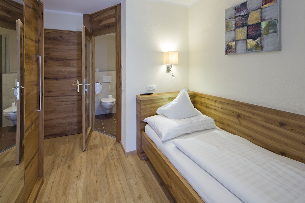 Hotel Obermair Fieberbrunn 5/33