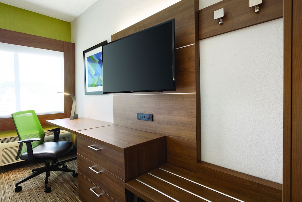 Holiday Inn Express Hartford South Rocky Hill 38/41