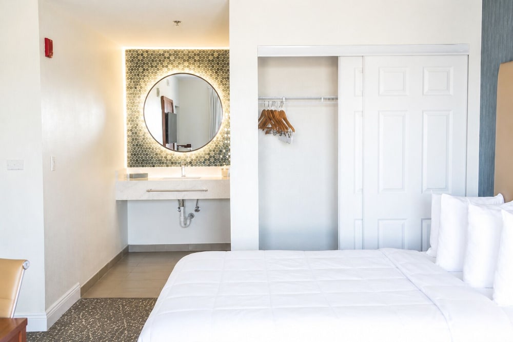 جناح بسريرين كوين بغرفتي نوم لذوي الإعاقة، Montreal Suites Orlando 2/2
