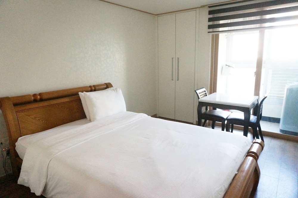 EAN Residence Hotel 11/18