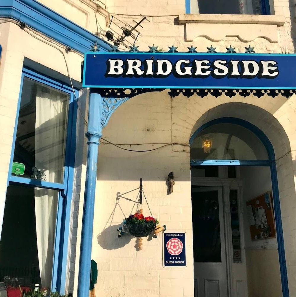 Bridgeside Guest House - B&B 1/34
