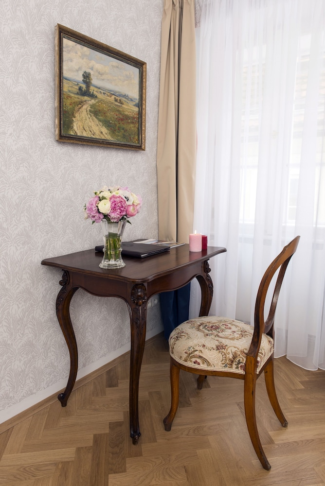 Boutique Hotel Constans 32/50