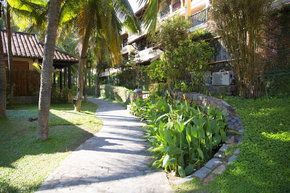 Seahorse Resort 97/99