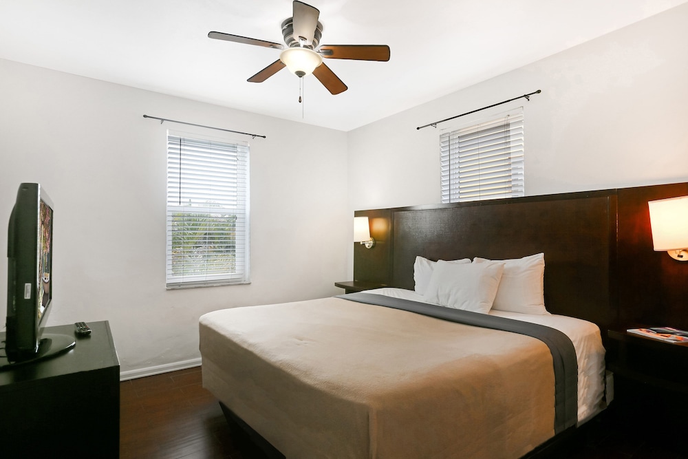 Hollywood Beach Hotels 48/92