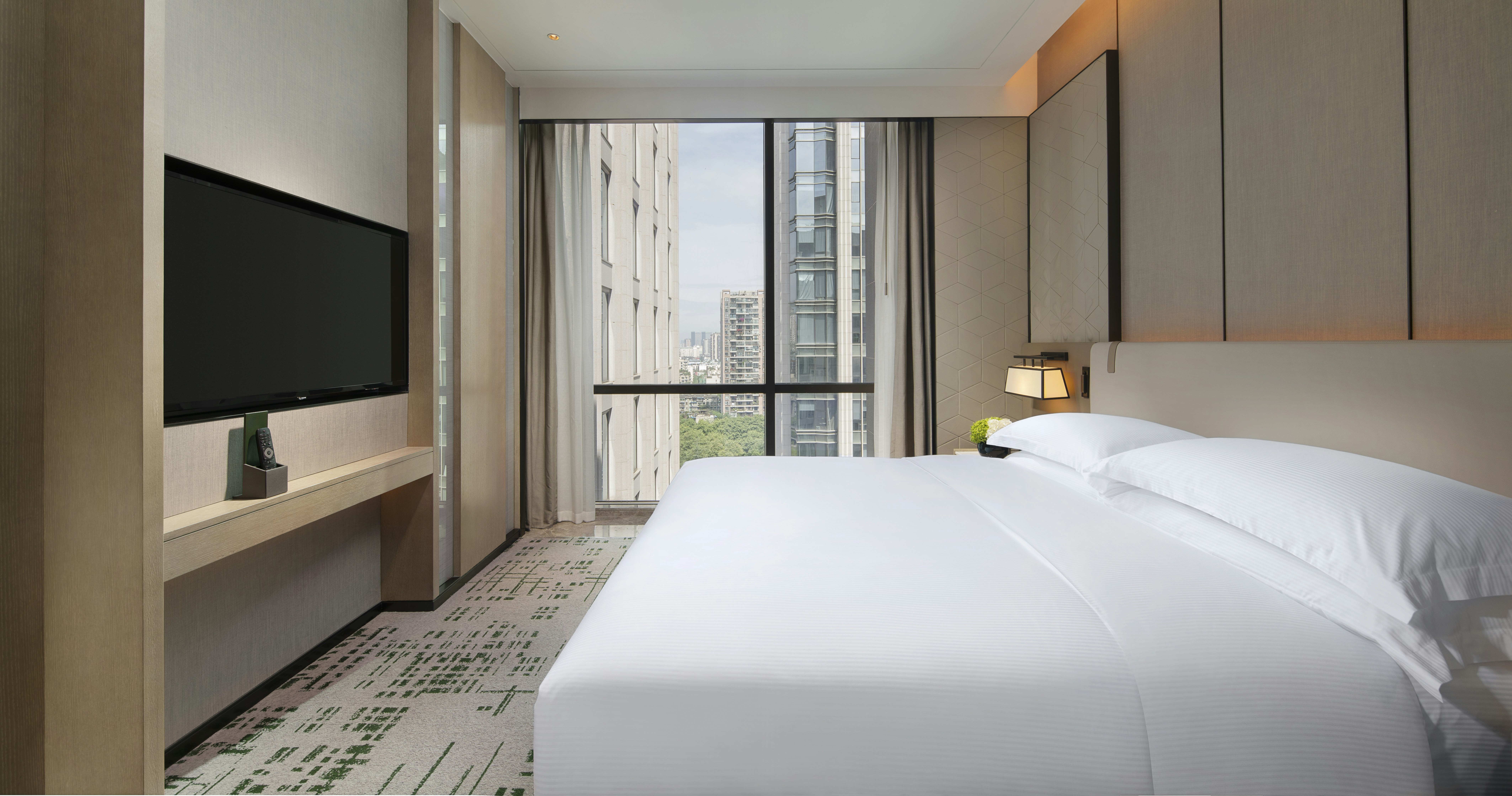 1 BEDROOM, JUNIOR SUITE, KING BED