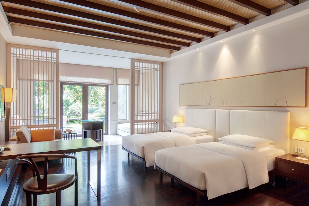 Park Hyatt 8/50