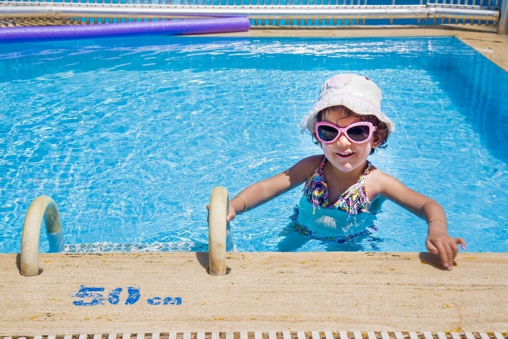 MODA BEACH HOTEL 32/57