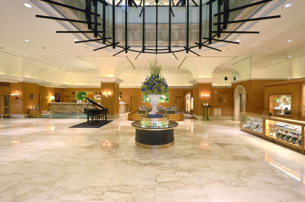 Lees Hotel 7/51