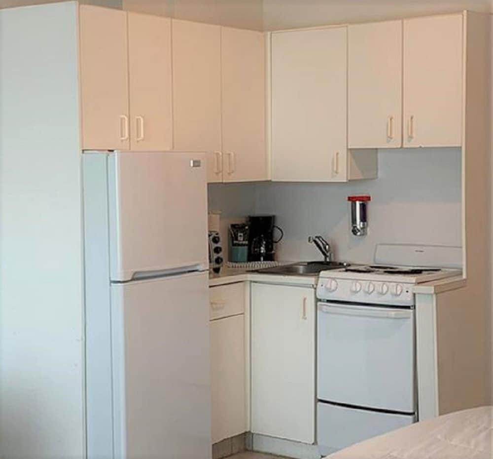 Ocean Front Casablanca Studios with FULL KITCHENS & Beach access By BL Rentals 33/50