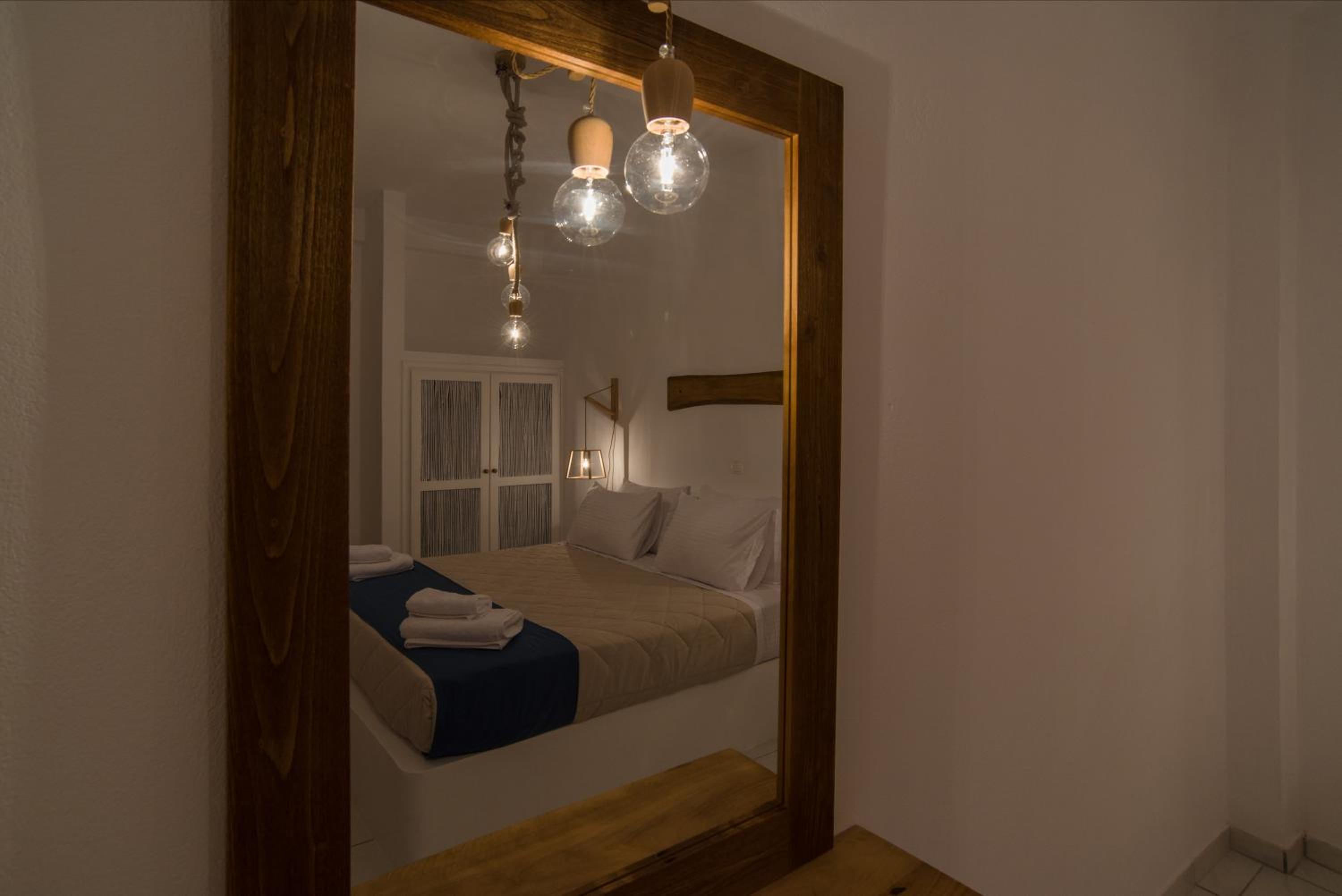 1 Bedroom, Suite, Garden View, Santorini Crystal Blue 3/5