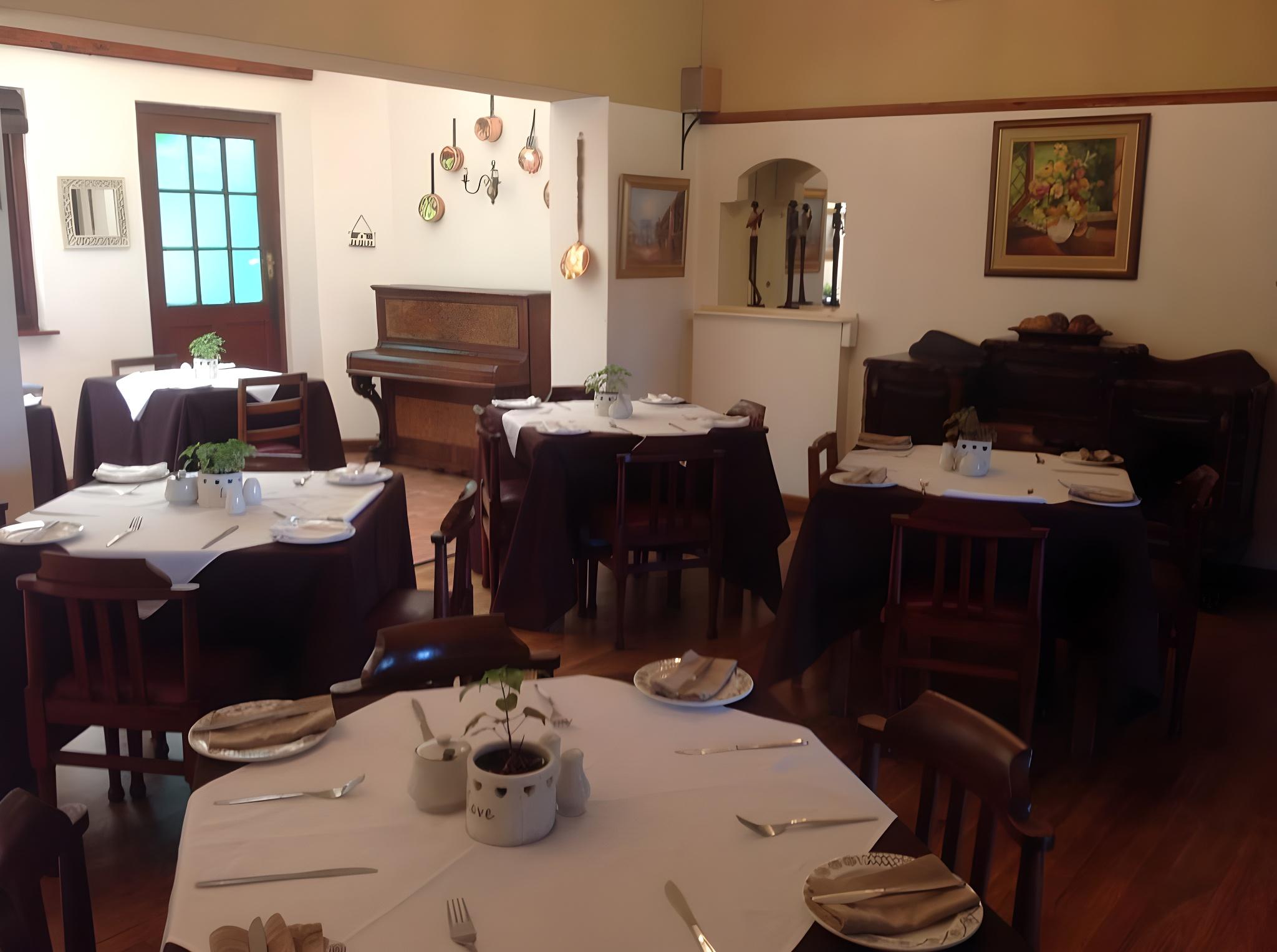 Somerset Guest Lodge 16/25