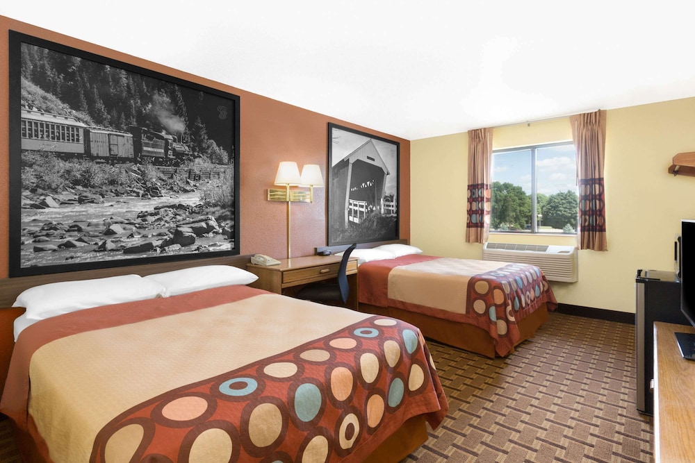 Super 8 Motel Boone 17/26