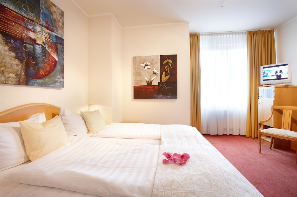 Hotel Danischer Hof Altenholz By Tulip Inn 14/45