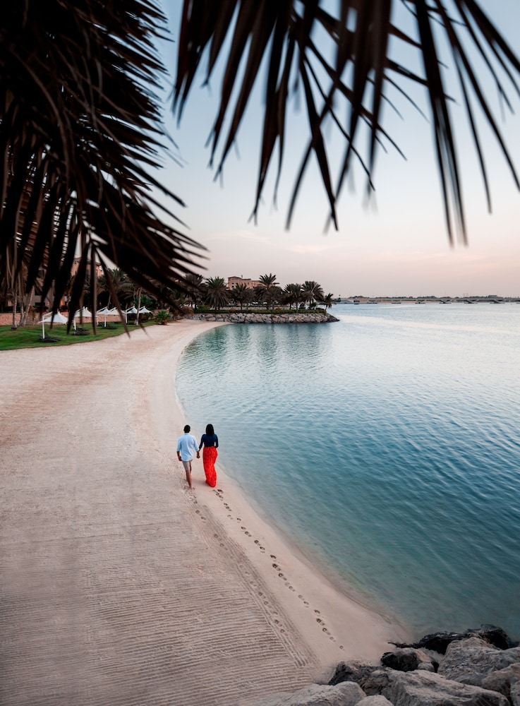 Traders Hotel, Qaryat Al Beri, Abu Dhabi 53/61