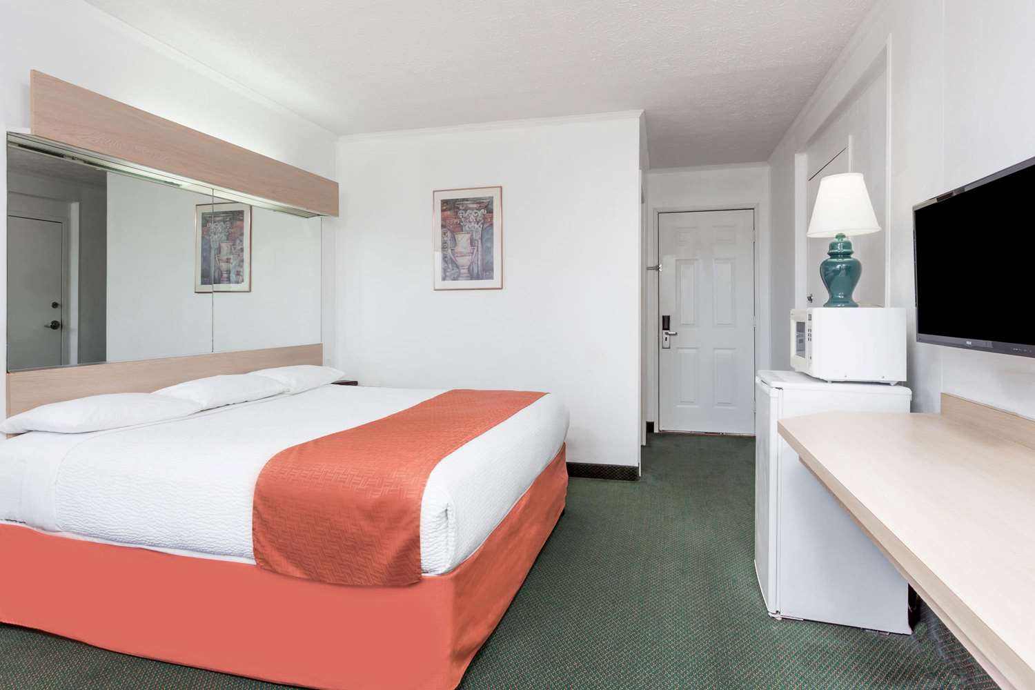 Microtel Inn & Suites by Wyndham Athens 12/45