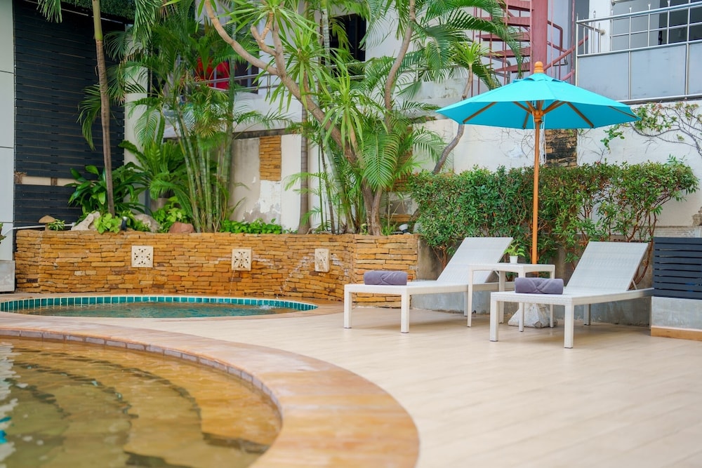 Sunbeam Hotel Pattaya 64/66