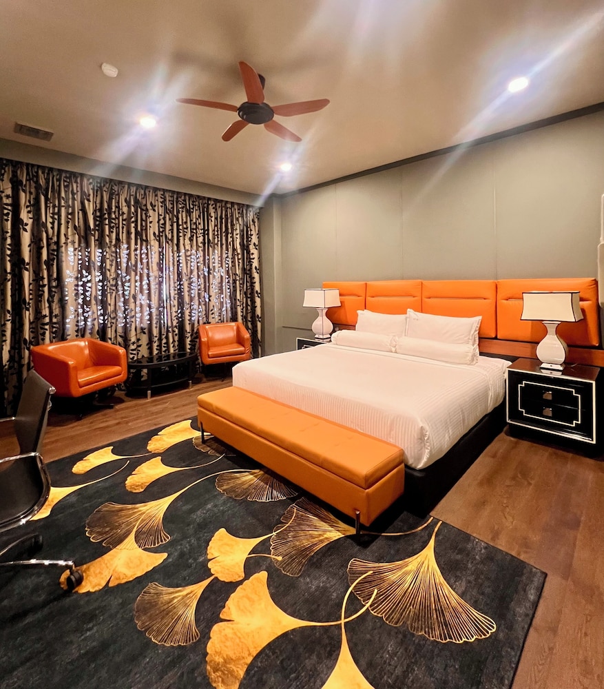 Bedrock Hotel 11/50