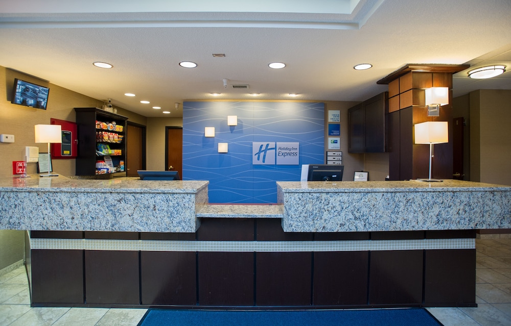 Holiday Inn Express Hotel and Suites Topeka West I-70 Wanamaker 5/62