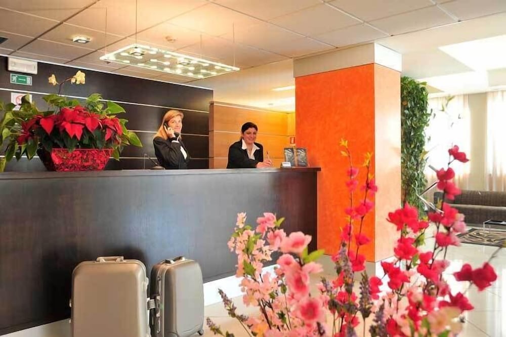 Inn Hotel 7/50