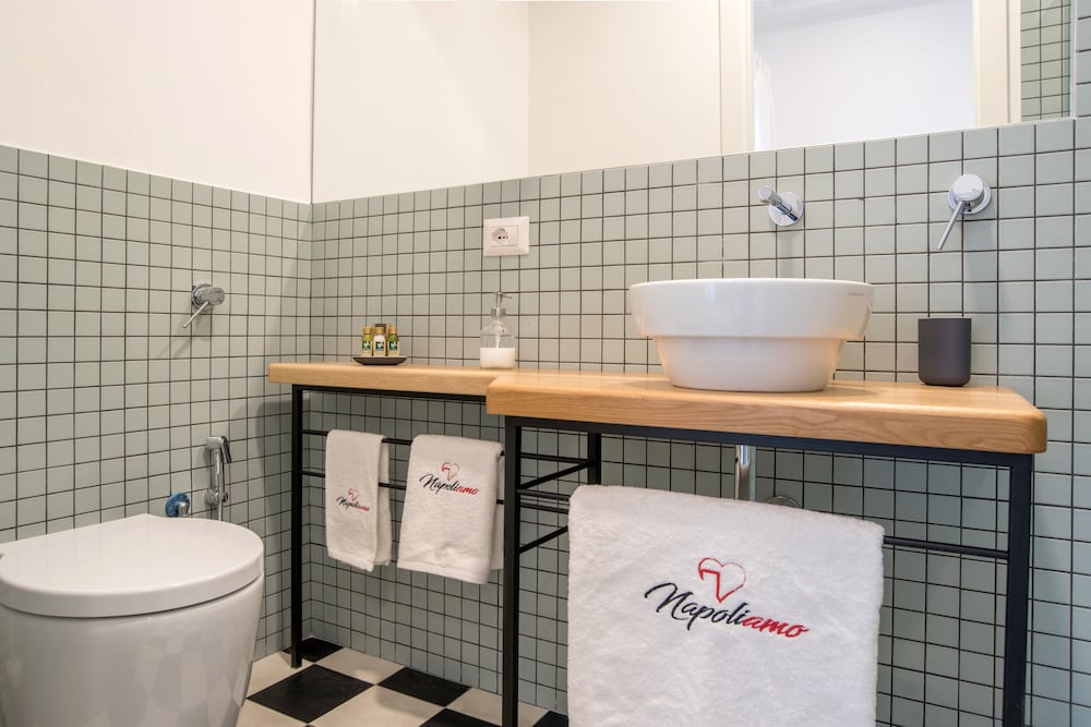 Napoliamo Guest House 40/45